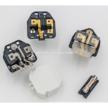 conector UK Insertos negros con Bussmann Fuse 13A